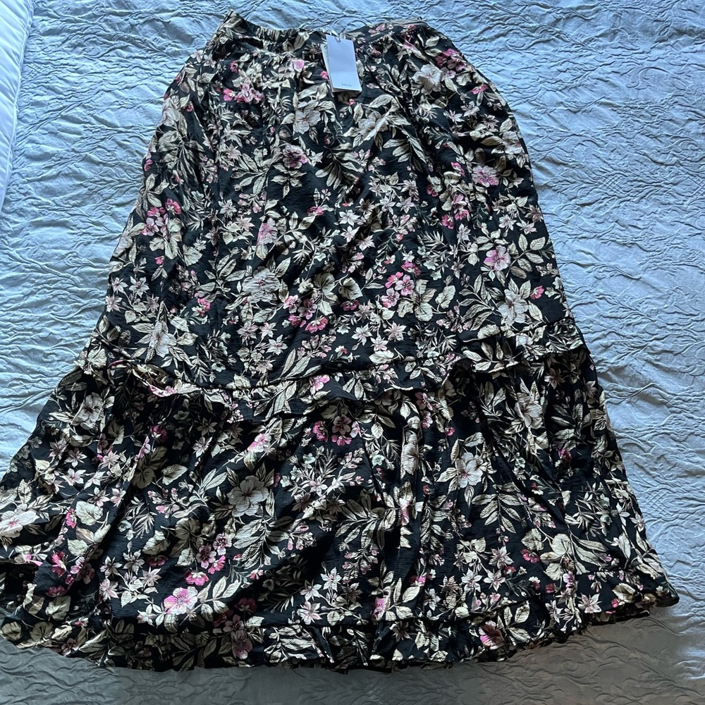 NWT Beautiful Ming Maxi Skirt